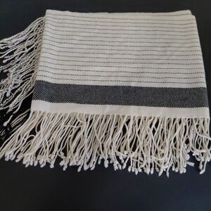 Banana Republic Cashmere Blend Scarf Pinstripe Black White Luxury 3‎ Side Fringe